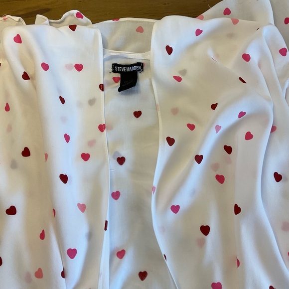 Steve Madden Cream Kimono with Pink and Red Hearts - Picture 4 of 4